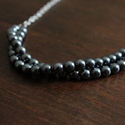 Collier PEARL, perles grises et chaine argentée
