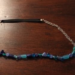 Headband NOAH, perles bleues et chaine argentée