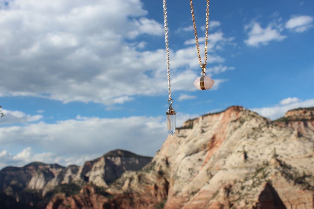 Les colliers CRISTIE et ROSIE, en haut de la randonnée Angel's Landing, Zion (Utah).